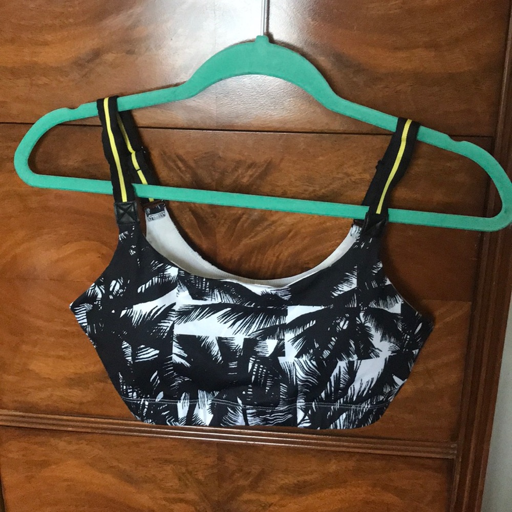 Sports bra